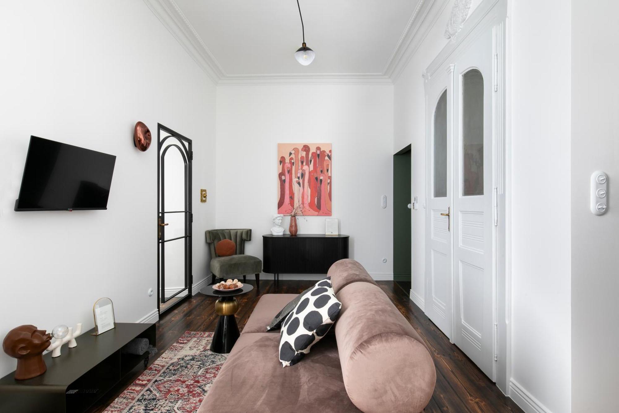 Retro Apartment *